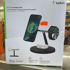 Belkin Black 3-in-1 Wireless Charger with MagSafe